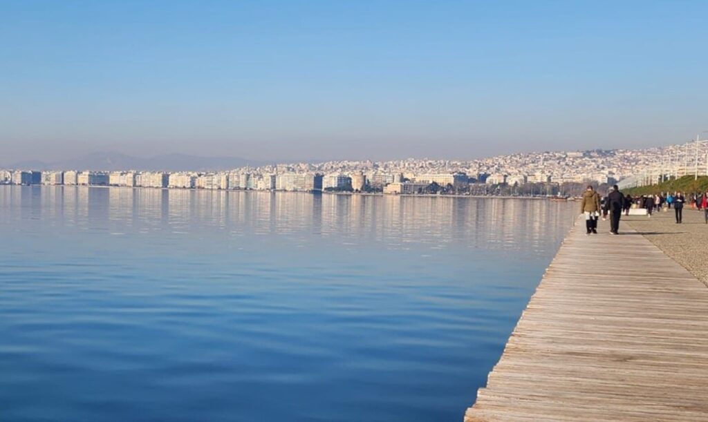 טיילת בסלוניקי יוון